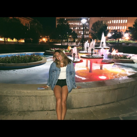 Meet your Posher, Claire - Picture 1 of 1